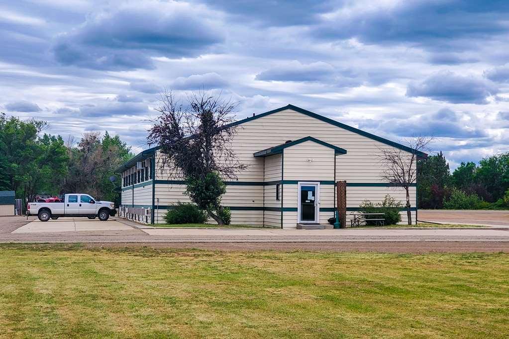 Rodeway Inn Gateway To Medora T-Roosevelt & Makoshika State Park Wibaux Exterior photo