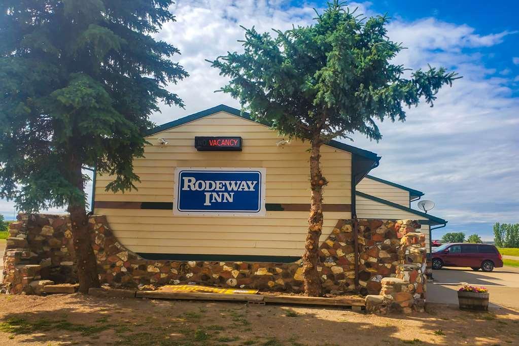 Rodeway Inn Gateway To Medora T-Roosevelt & Makoshika State Park Wibaux Exterior photo