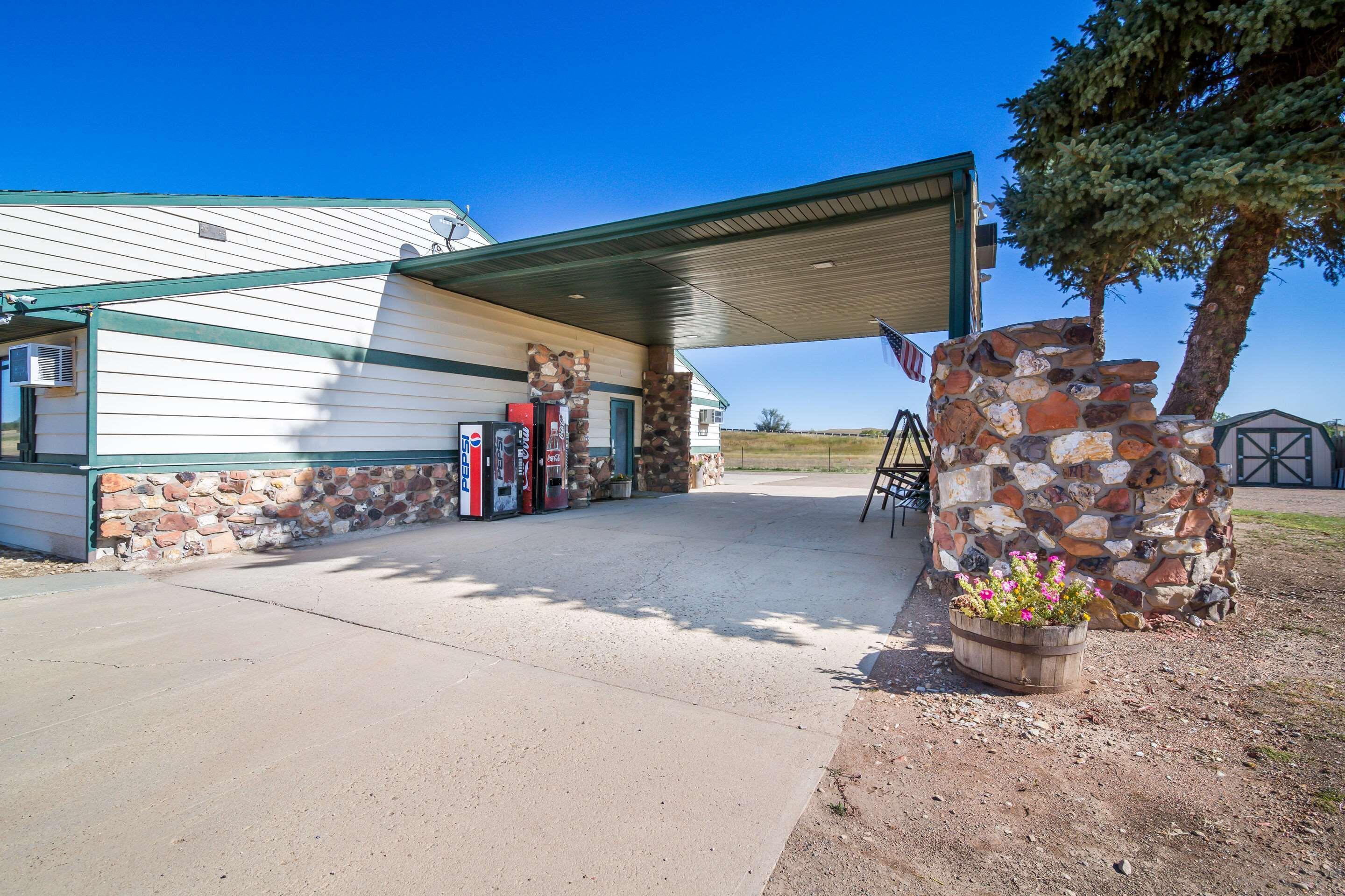 Rodeway Inn Gateway To Medora T-Roosevelt & Makoshika State Park Wibaux Exterior photo